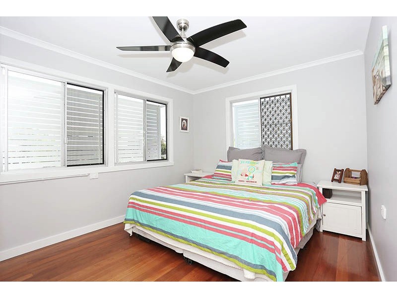 4 Paradise Parade, Bongaree QLD 4507