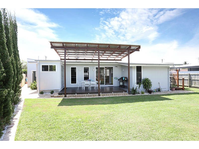 4 Paradise Parade, Bongaree QLD 4507