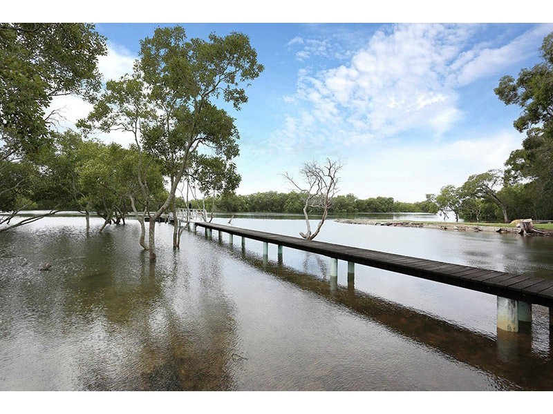 6 Rose Avenue, Ningi QLD 4511