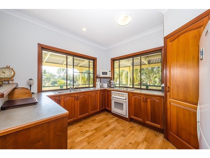 271 Beachmere Road, Beachmere QLD 4510