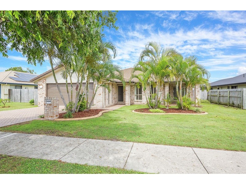32 Reeders Street, Sandstone Point QLD 4511