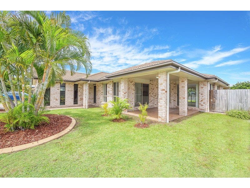 32 Reeders Street, Sandstone Point QLD 4511