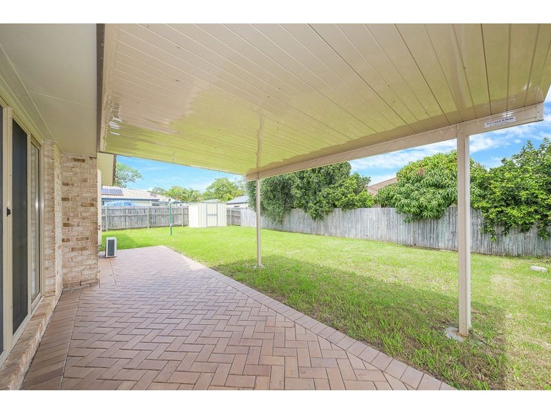 32 Reeders Street, Sandstone Point QLD 4511
