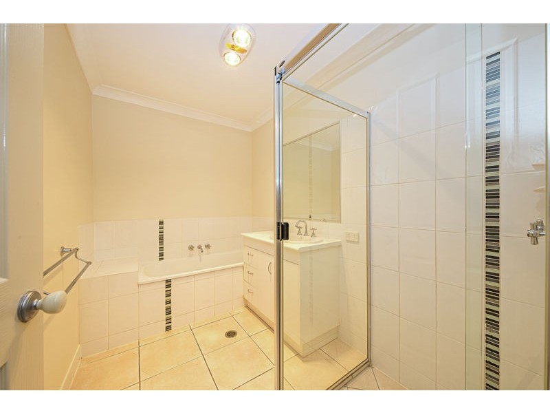 32 Reeders Street, Sandstone Point QLD 4511