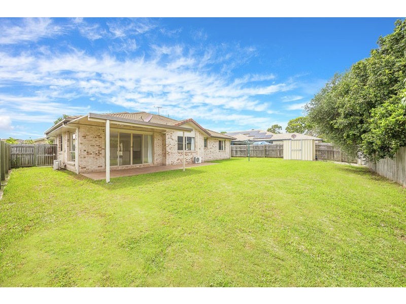 32 Reeders Street, Sandstone Point QLD 4511
