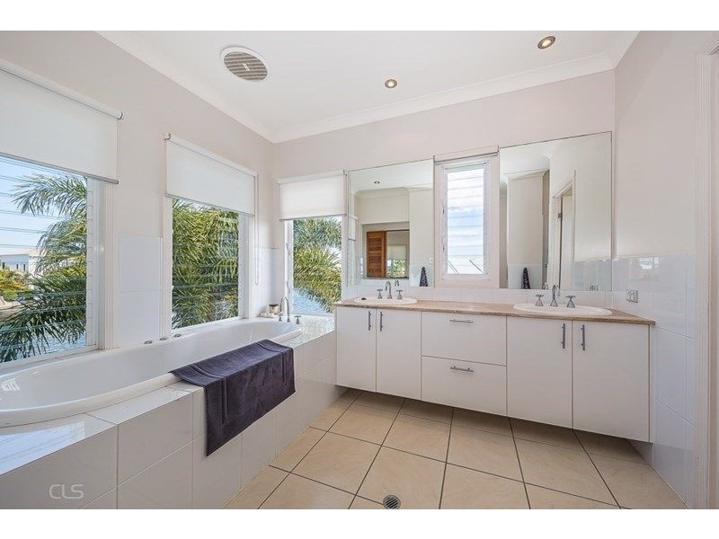 45 North Point, Banksia Beach QLD 4507