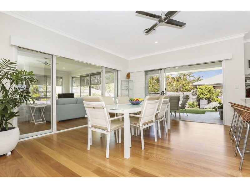 103 Cosmos Avenue, Banksia Beach QLD 4507