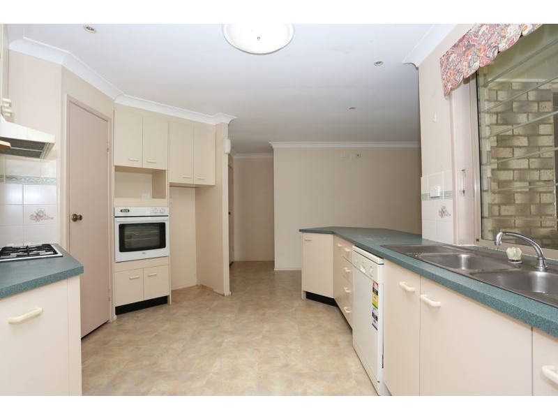 5 Trent Court, Sandstone Point QLD 4511