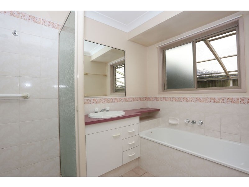 5 Trent Court, Sandstone Point QLD 4511