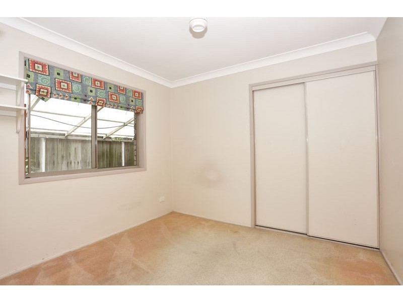 5 Trent Court, Sandstone Point QLD 4511