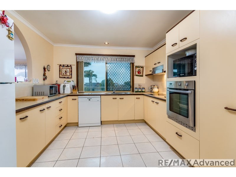102 Bestmann Road, Sandstone Point QLD 4511