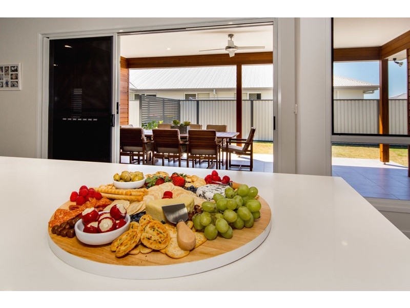 14 Honeymyrtle Street, Banksia Beach QLD 4507