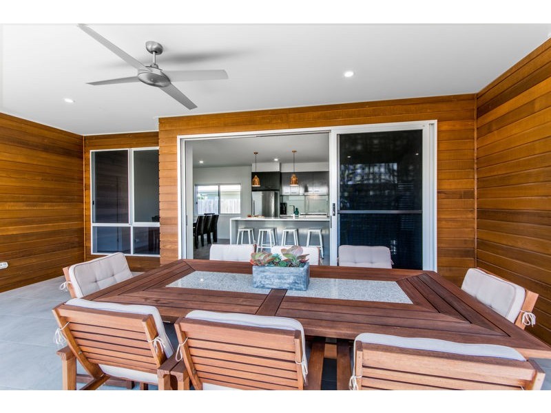 14 Honeymyrtle Street, Banksia Beach QLD 4507