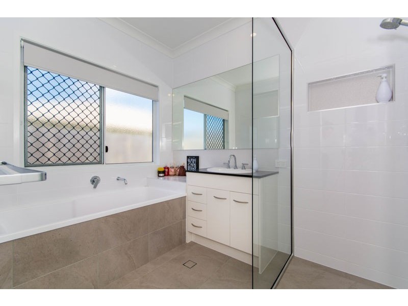 14 Honeymyrtle Street, Banksia Beach QLD 4507