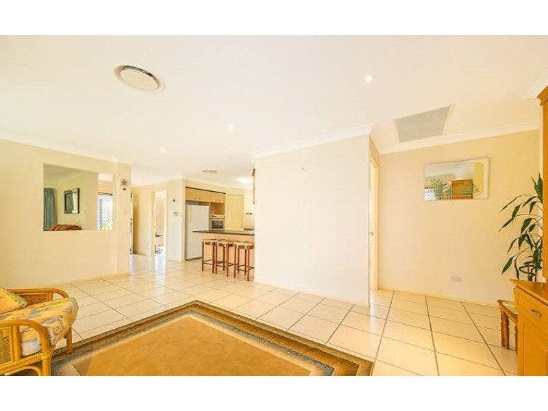 8 Yellowfin Place, Banksia Beach QLD 4507