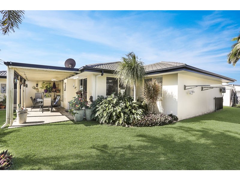 8 Cronulla Place, Sandstone Point QLD 4511