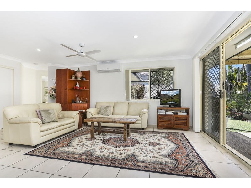 8 Cronulla Place, Sandstone Point QLD 4511