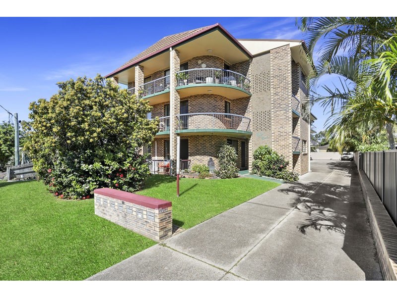 2/10 Fourth Avenue, Bongaree QLD 4507