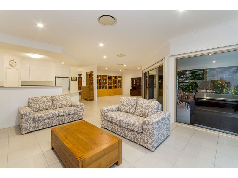 7 Vanillalily Close, Banksia Beach QLD 4507