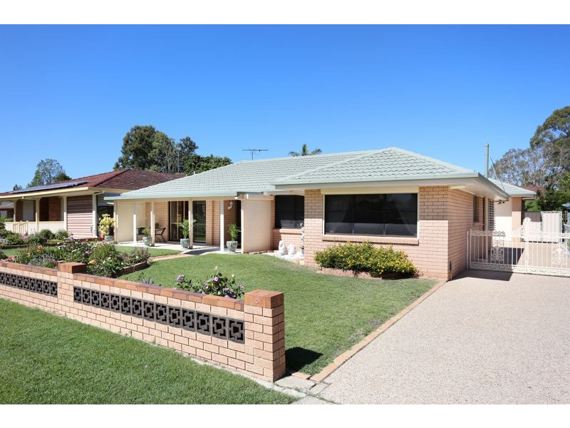 17 Whitby Court, Banksia Beach QLD 4507