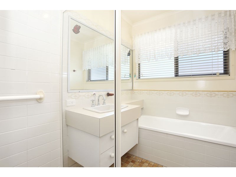 17 Whitby Court, Banksia Beach QLD 4507