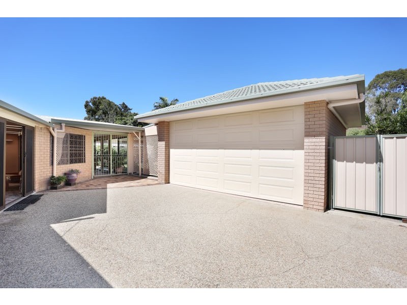 17 Whitby Court, Banksia Beach QLD 4507