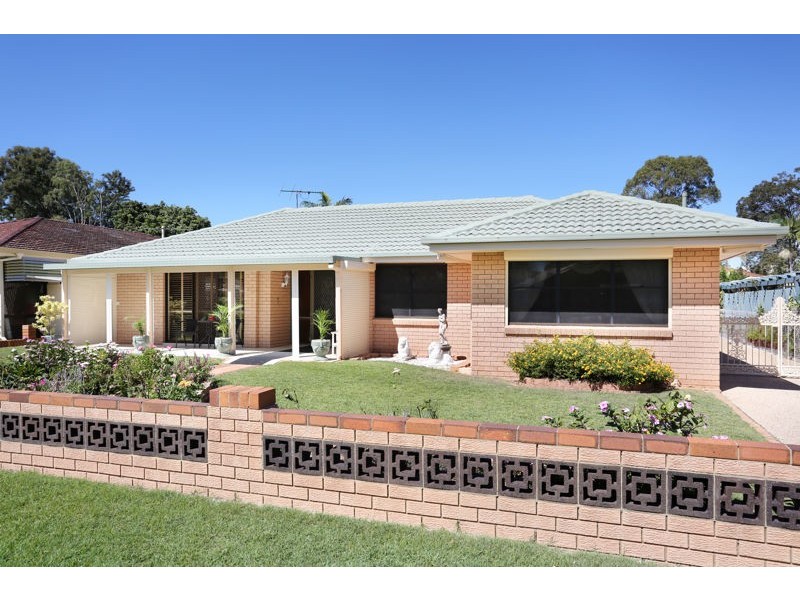 17 Whitby Court, Banksia Beach QLD 4507