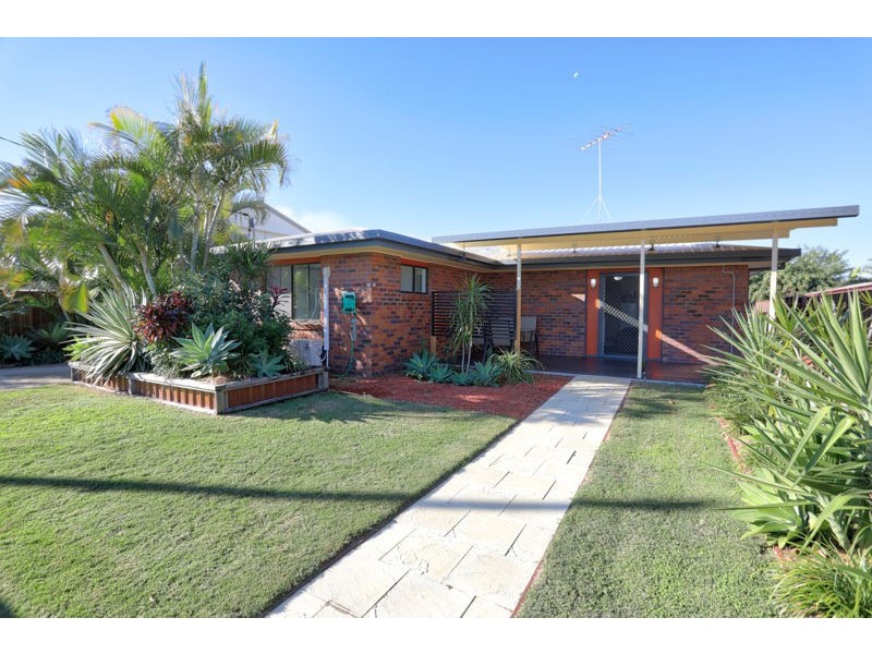 18 Hazell Avenue, Banksia Beach QLD 4507