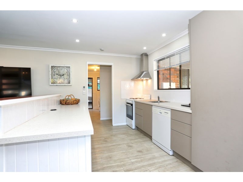 18 Hazell Avenue, Banksia Beach QLD 4507