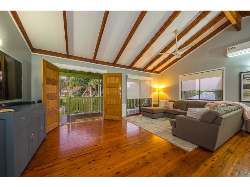 14 Malcolm Street, Beachmere QLD 4510