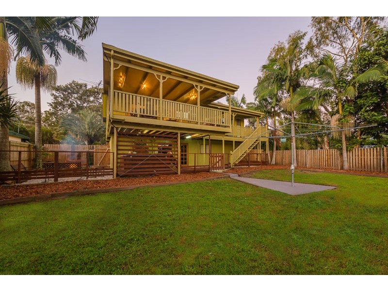 14 Malcolm Street, Beachmere QLD 4510