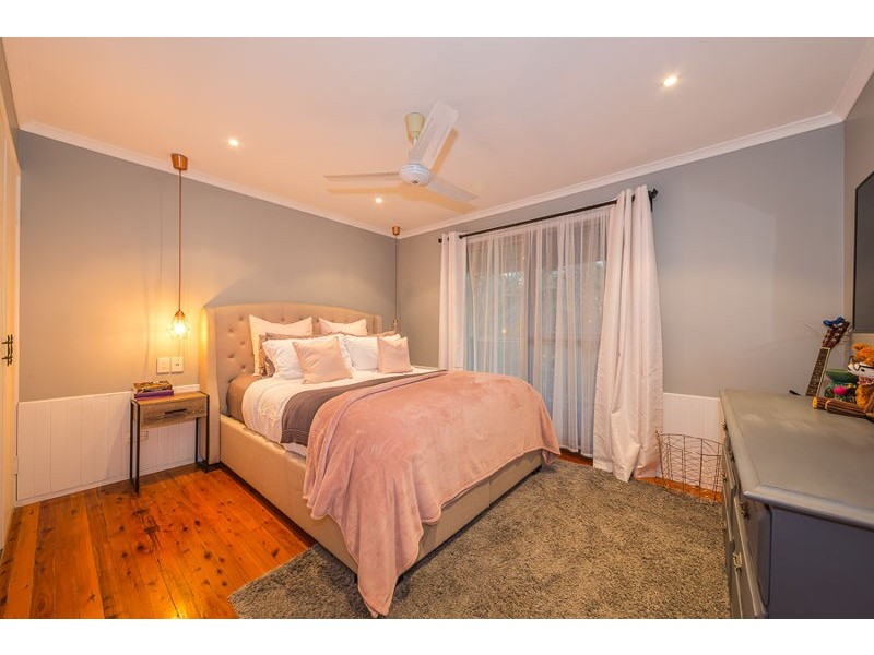 14 Malcolm Street, Beachmere QLD 4510