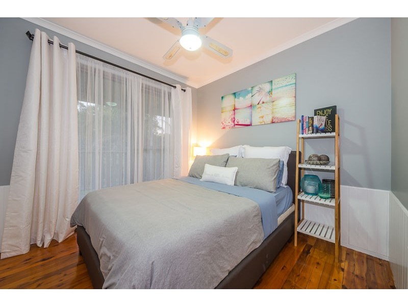14 Malcolm Street, Beachmere QLD 4510