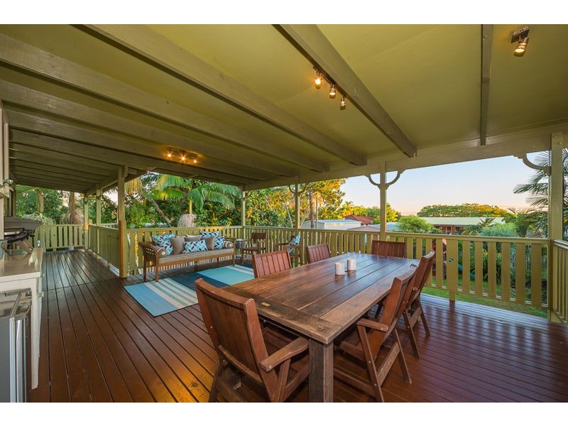 14 Malcolm Street, Beachmere QLD 4510