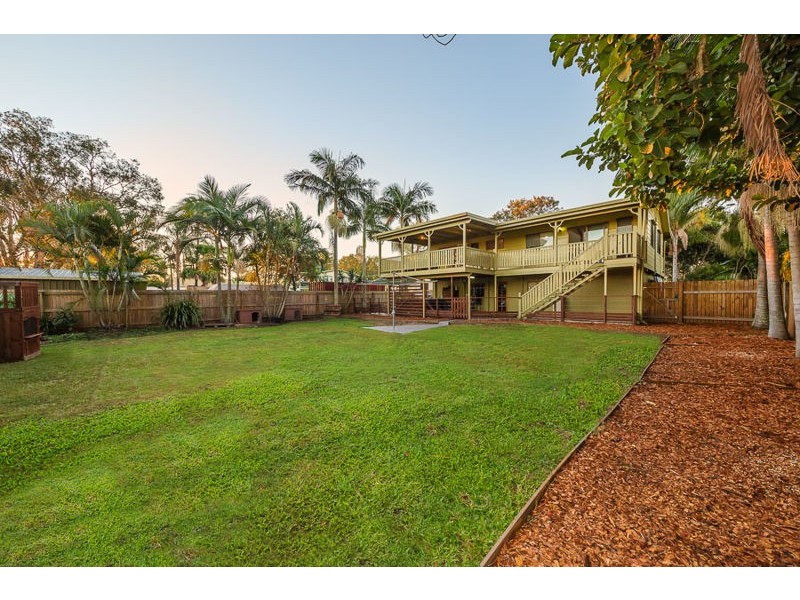 14 Malcolm Street, Beachmere QLD 4510