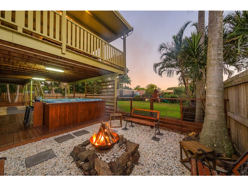 14 Malcolm Street, Beachmere QLD 4510