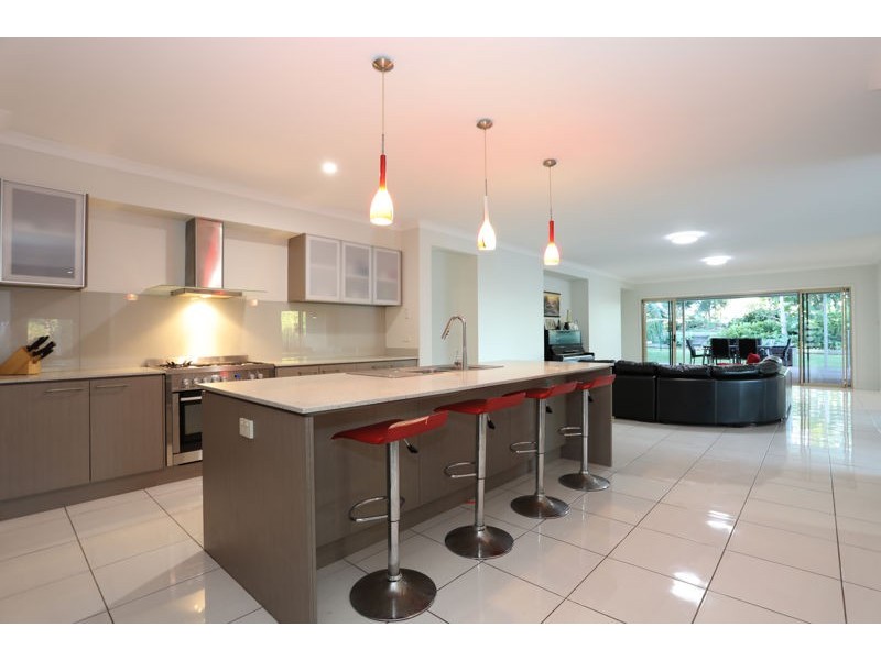14 Muldoon Place, Ningi QLD 4511