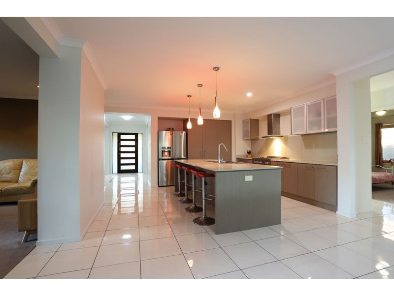 14 Muldoon Place, Ningi QLD 4511