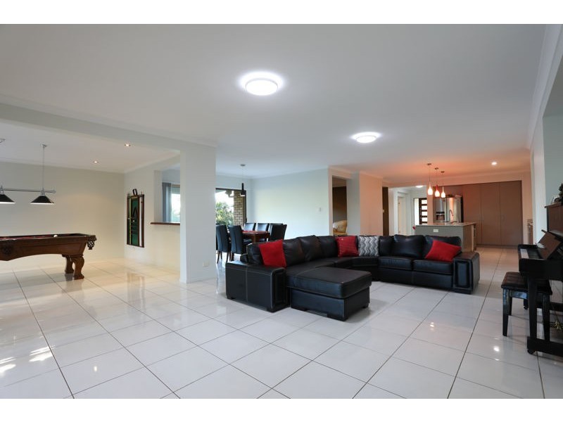 14 Muldoon Place, Ningi QLD 4511