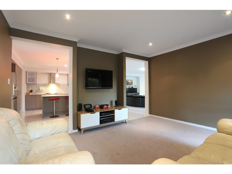 14 Muldoon Place, Ningi QLD 4511
