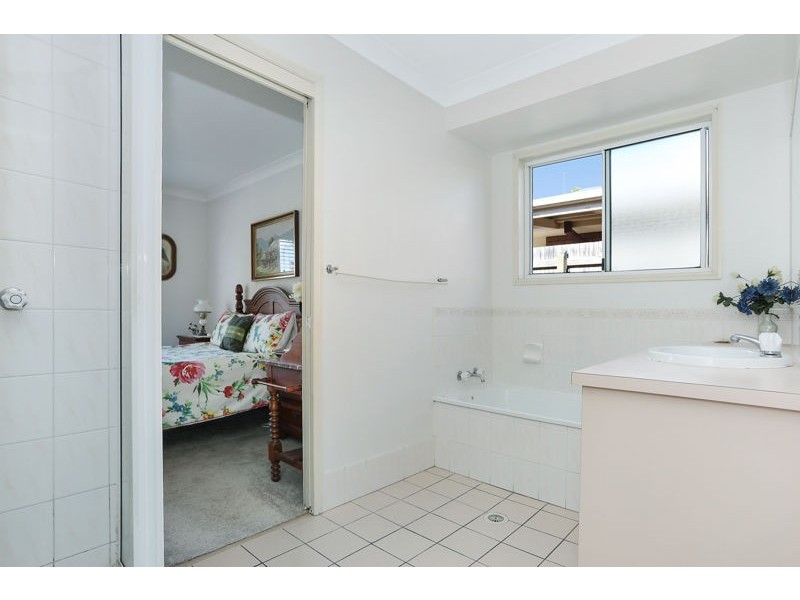 41 Avon Ave, Banksia Beach QLD 4507