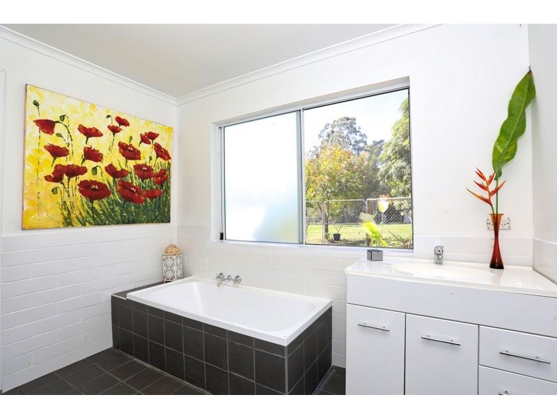 76 Aylward Road, Ningi QLD 4511