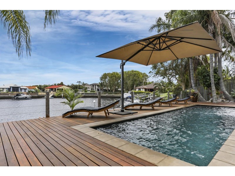 6 Trimaran Court, Banksia Beach QLD 4507