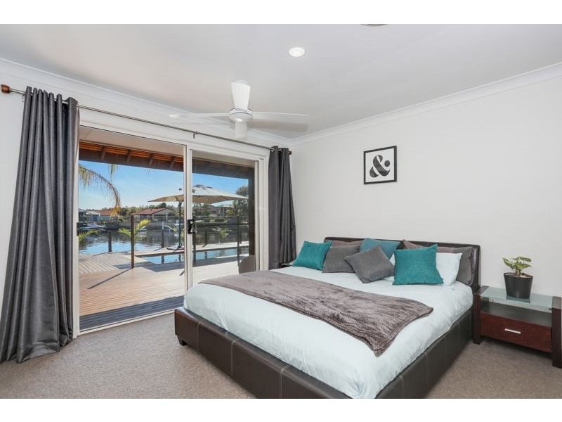 6 Trimaran Court, Banksia Beach QLD 4507