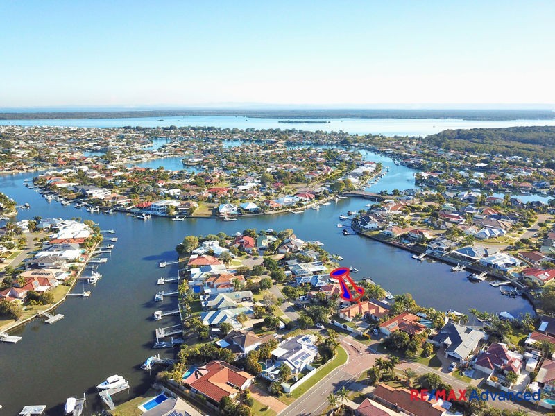 6 Trimaran Court, Banksia Beach QLD 4507