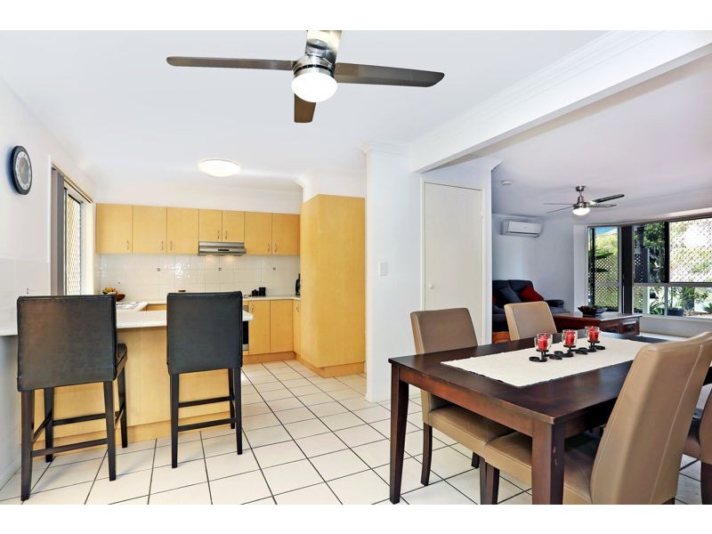 2/5 Winston Drive, Bongaree QLD 4507