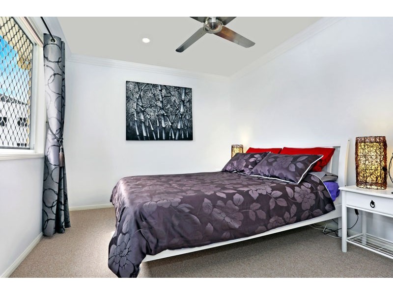 2/5 Winston Drive, Bongaree QLD 4507