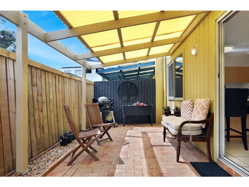 2/5 Winston Drive, Bongaree QLD 4507