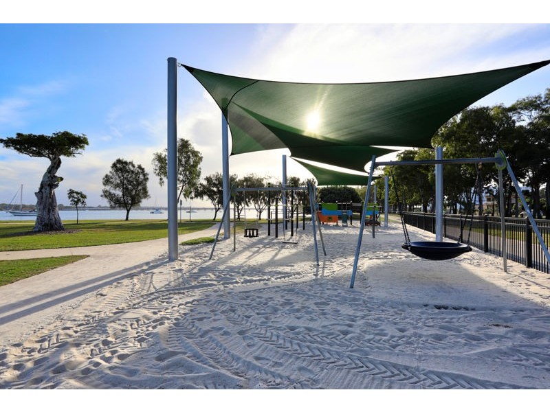 2/5 Winston Drive, Bongaree QLD 4507