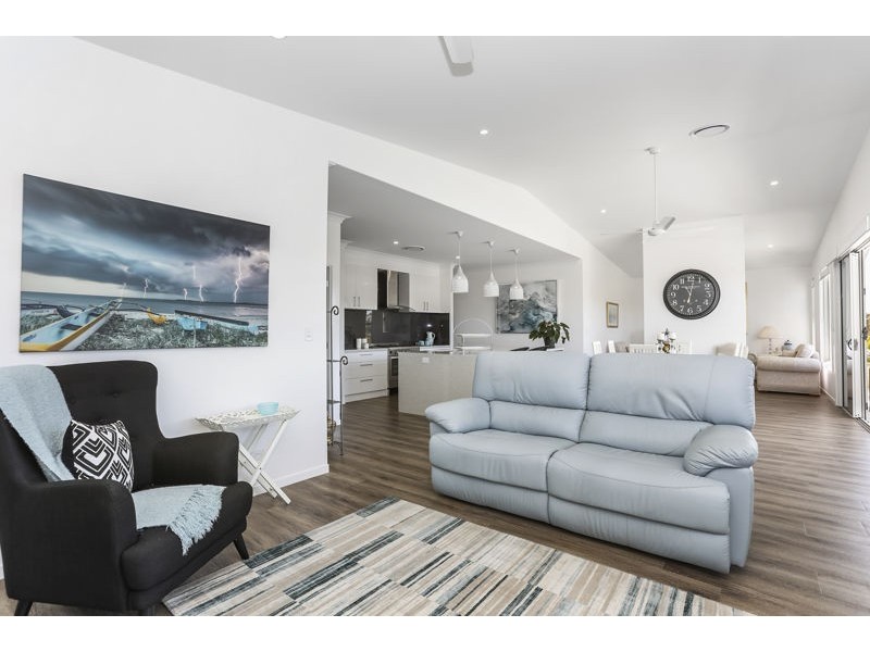 85 Pentas Drive, Bongaree QLD 4507